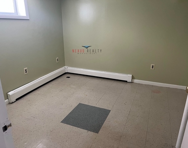 21-58 41st Street - Photo Thumbnail 4