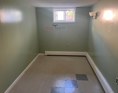 21-58 41st Street - Photo Thumbnail 2