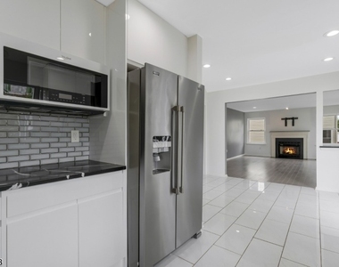 450 Vanderveer Rd - Photo Thumbnail 9