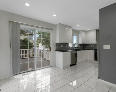 450 Vanderveer Rd - Photo Thumbnail 10