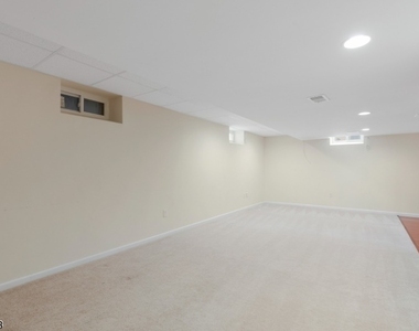 450 Vanderveer Rd - Photo Thumbnail 34