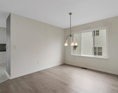 450 Vanderveer Rd - Photo Thumbnail 6