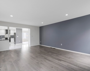 450 Vanderveer Rd - Photo Thumbnail 14