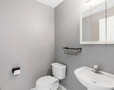 450 Vanderveer Rd - Photo Thumbnail 16