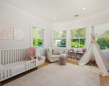 321 Elm Street, Unit A - Photo Thumbnail 24