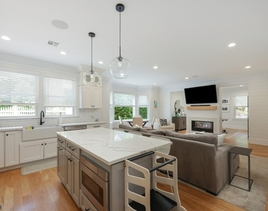 321 Elm Street, Unit A - Photo Thumbnail 11