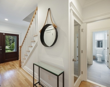 321 Elm Street, Unit A - Photo Thumbnail 7