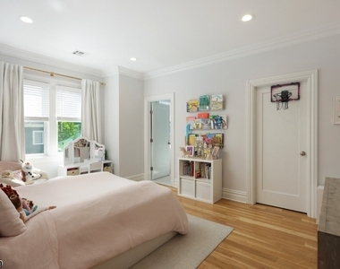 321 Elm Street, Unit A - Photo Thumbnail 21