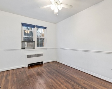 12 B Parkway Village - Photo Thumbnail 7