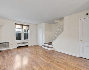 12 B Parkway Village - Photo Thumbnail 8