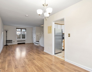 12 B Parkway Village - Photo Thumbnail 9