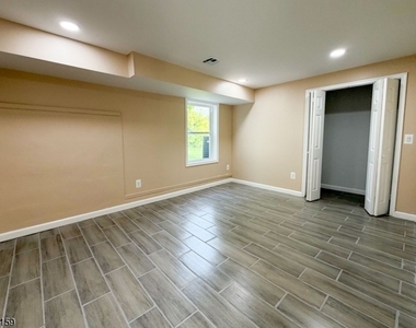 17 Maple Grange Rd - Photo Thumbnail 7