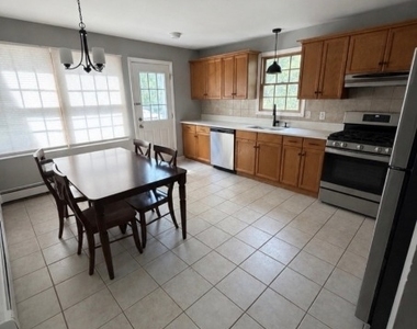 306 W Main St - Photo Thumbnail 4