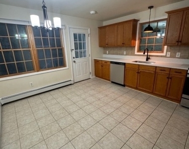 306 W Main St - Photo Thumbnail 5