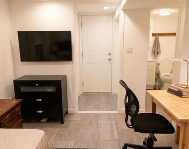 Crystal Street Gem — Beautiful 1-Bedroom Available! - Photo Thumbnail 5