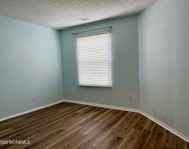 1216 Waters Edge Drive - Photo Thumbnail 13