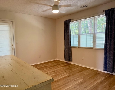 1216 Waters Edge Drive - Photo Thumbnail 8