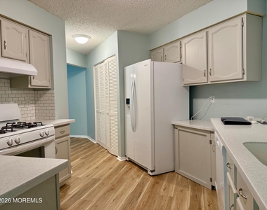 1216 Waters Edge Drive - Photo Thumbnail 6