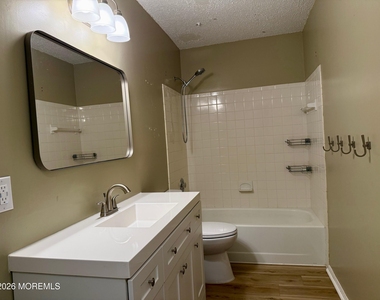 1216 Waters Edge Drive - Photo Thumbnail 12