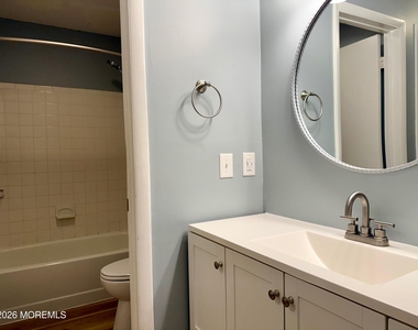 1216 Waters Edge Drive - Photo Thumbnail 11