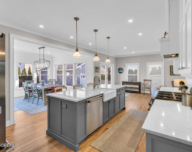 102 4th Avenue - Photo Thumbnail 1