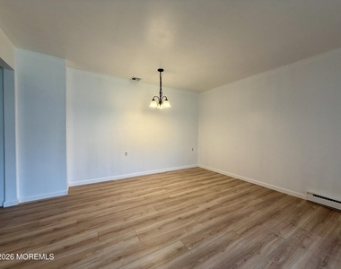 866c Inverness Court - Photo Thumbnail 4