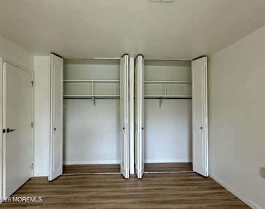 866c Inverness Court - Photo Thumbnail 10