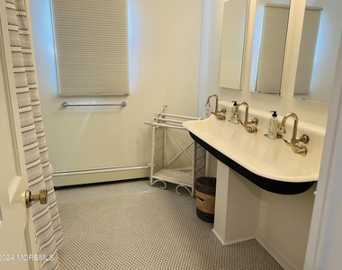 2122 Edgewood Place - Photo Thumbnail 11