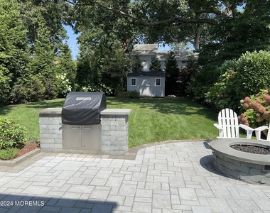 2122 Edgewood Place - Photo Thumbnail 5