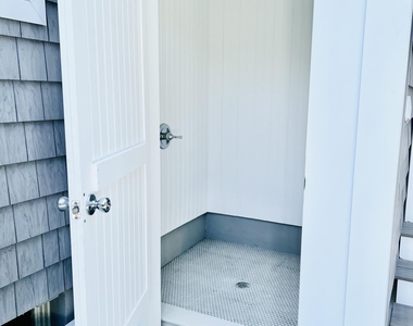 2122 Edgewood Place - Photo Thumbnail 14
