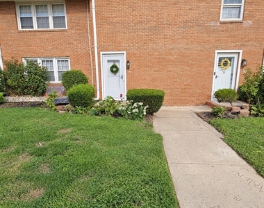 364 Westwood Avenue - Photo Thumbnail 2