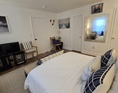 364 Westwood Avenue - Photo Thumbnail 6