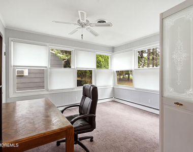 943 N Edgebrook Drive N - Photo Thumbnail 14