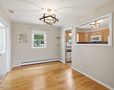 943 N Edgebrook Drive N - Photo Thumbnail 7