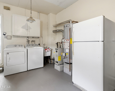 943 N Edgebrook Drive N - Photo Thumbnail 23