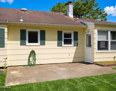 943 N Edgebrook Drive N - Photo Thumbnail 24