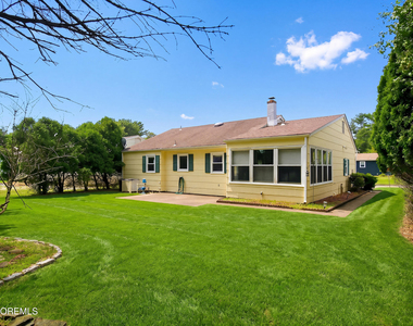 943 N Edgebrook Drive N - Photo Thumbnail 27