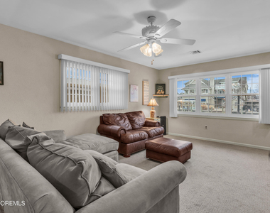 126 Royal Drive - Photo Thumbnail 7