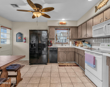 126 Royal Drive - Photo Thumbnail 8