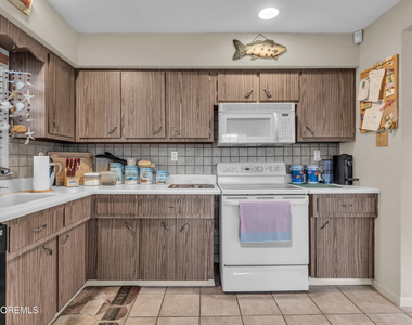 126 Royal Drive - Photo Thumbnail 11