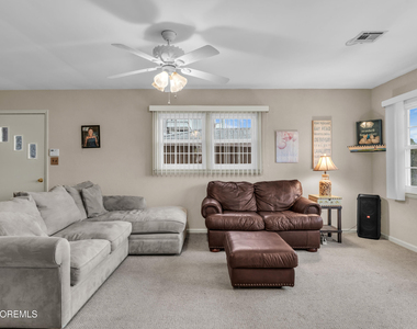 126 Royal Drive - Photo Thumbnail 6