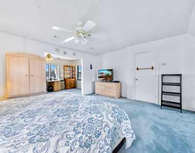 31 Peggy Lane - Photo Thumbnail 20