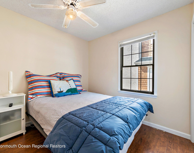 31 Peggy Lane - Photo Thumbnail 15