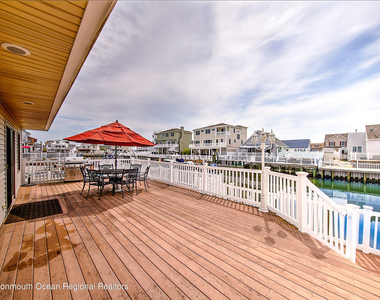 31 Peggy Lane - Photo Thumbnail 31