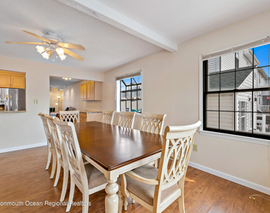 31 Peggy Lane - Photo Thumbnail 9
