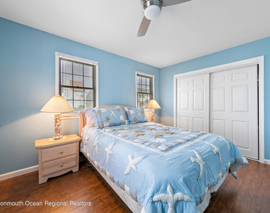 31 Peggy Lane - Photo Thumbnail 14