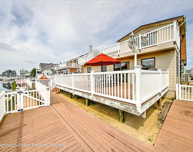 31 Peggy Lane - Photo Thumbnail 27
