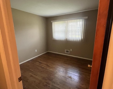 50 Morgan Road - Photo Thumbnail 12
