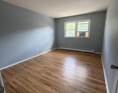 55 Terrace Avenue - Photo Thumbnail 6