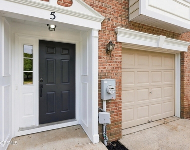 5 Alexandra Court - Photo Thumbnail 1